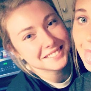 Meet your Posher, Alexis